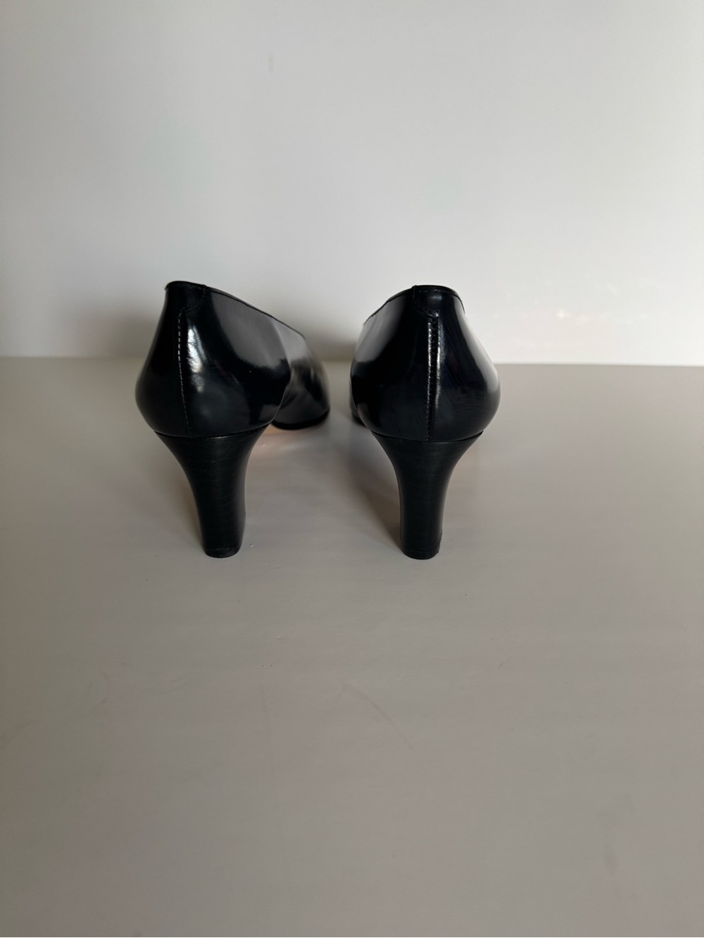Ann Taylor Black Leather Pumps Heels Classic Pointed Toe NWOB Never Worn - Picture 9 of 9